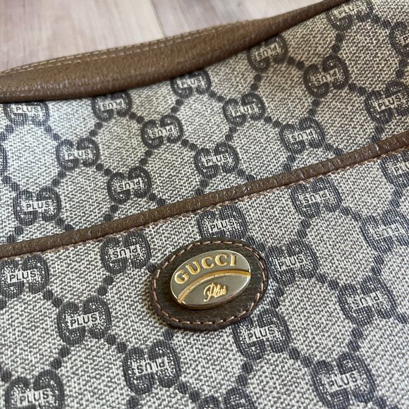 Gucci Plus GG Coated Canvas Wristlet - Picture 3 of 16